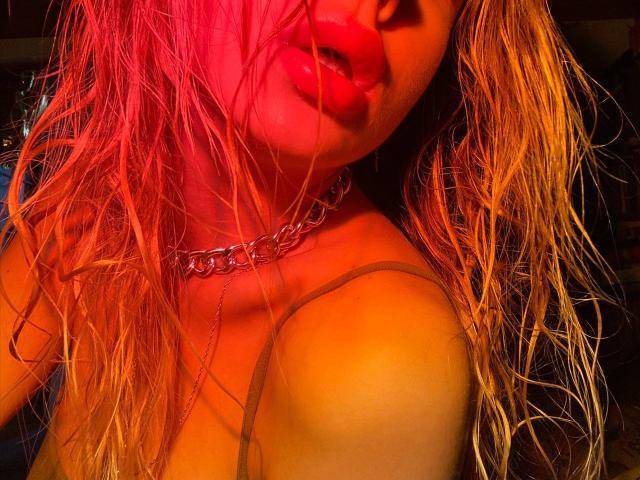 VikkyLikky - Live sex cam - 23102381