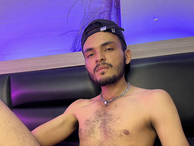LionHot69 - Live sex cam - 23107113
