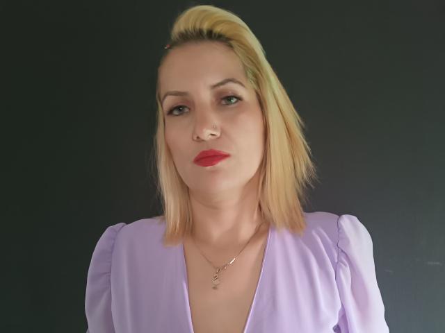 GiuliaAddams - Live porn &amp; sex cam - 23108393