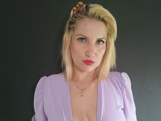 GiuliaAddams - Live sexe cam - 23108497