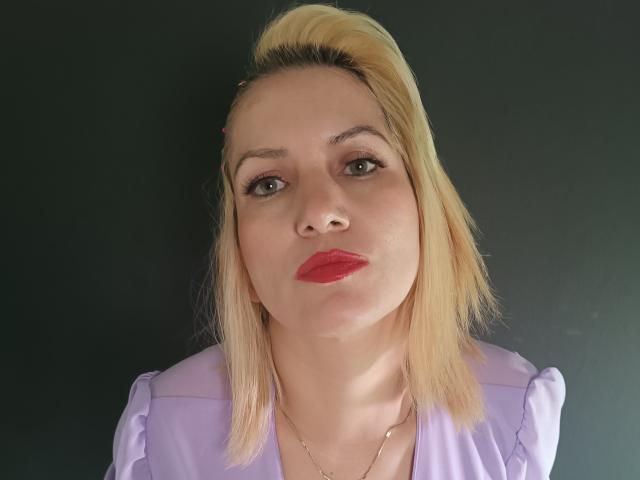 GiuliaAddams - Camera khiêu dâm &amp; quyến rũ trực tiếp - 23108513