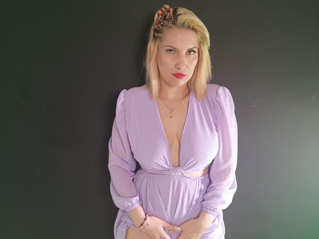 GiuliaAddams - Live porn &amp; sex cam - 23108581