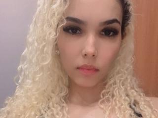 MelissaMiam - Live sex cam - 23112521