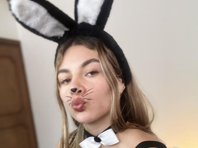 AtheneaRossi - Live sexe cam - 23115057