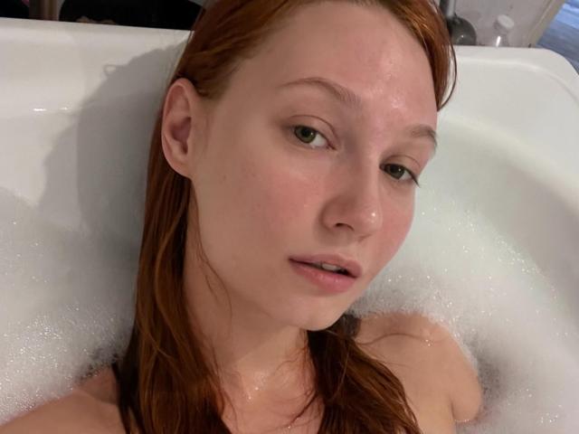 EmmaRedFoxy - Live porn &amp; sex cam - 23115729