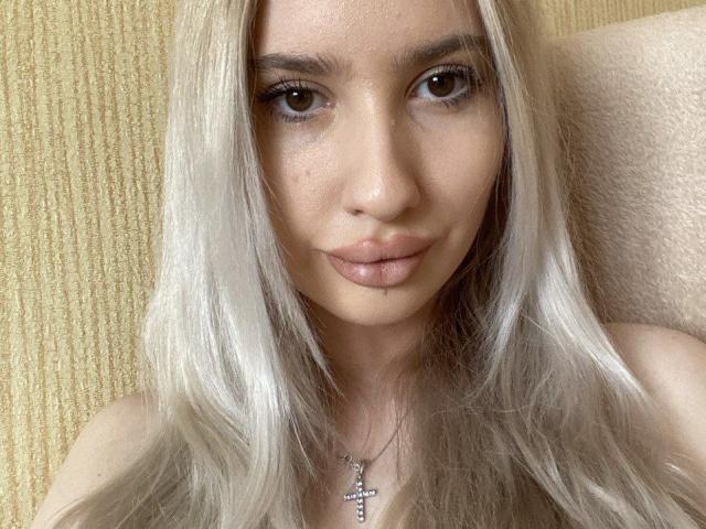 ElzaKomx - Sexe cam en vivo - 23122597