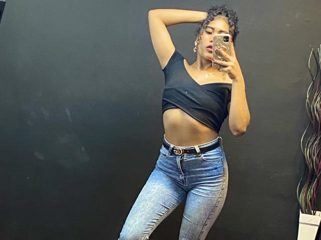 SophieSonyas - Live porn &amp; sex cam - 23122725