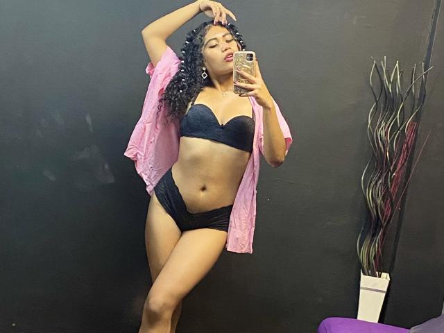 SophieSonyas - Élő pornó és szexkamera - 23122741