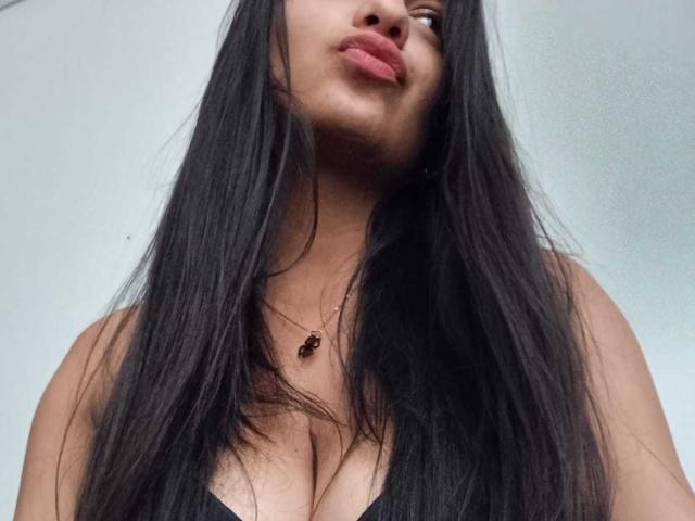 LailaBarker - Live sex cam - 23123805
