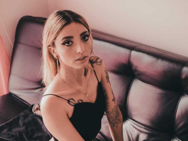 MiahParker - Live sex cam - 23131945
