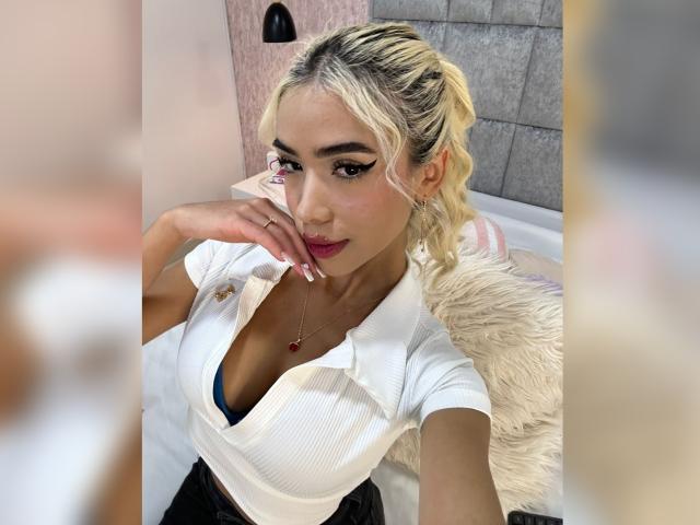 ChristieGarci - Live sexe cam - 23136189