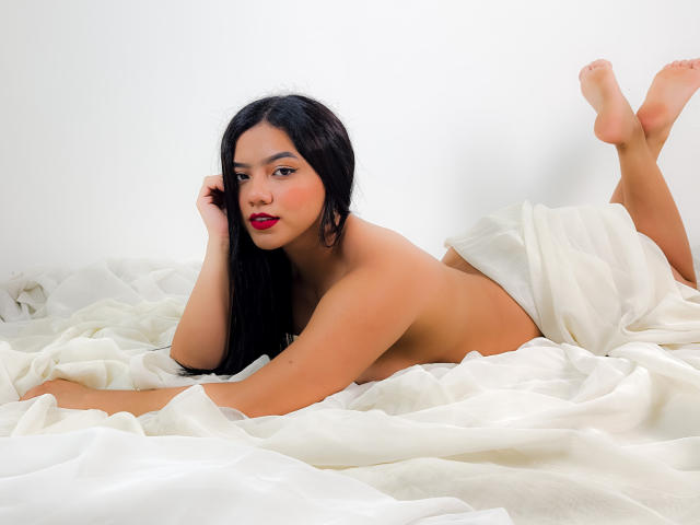 AmelieFoxy - Live sex cam - 23137857