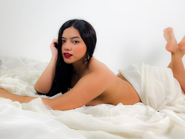 AmelieFoxy - Live sex cam - 23137861