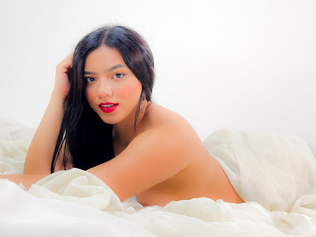 AmelieFoxy - Live sex cam - 23137869