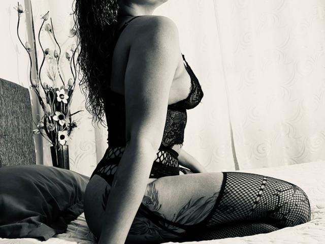 MartinaJohnson - Live sex cam - 23138621