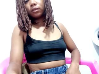 MelodieLove - Live sex cam - 23139021