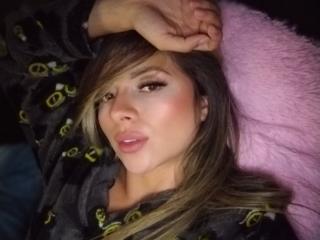 LaraHottie - Live sex cam - 23145833