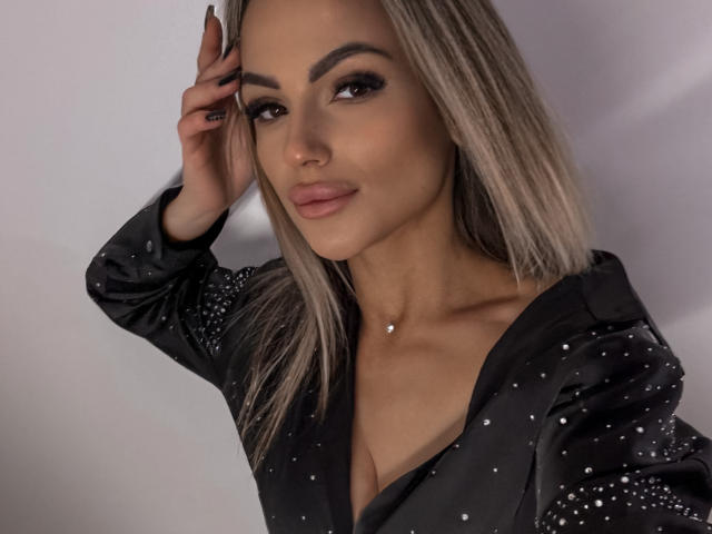 KarolinaBerry - Live sex cam - 23149013