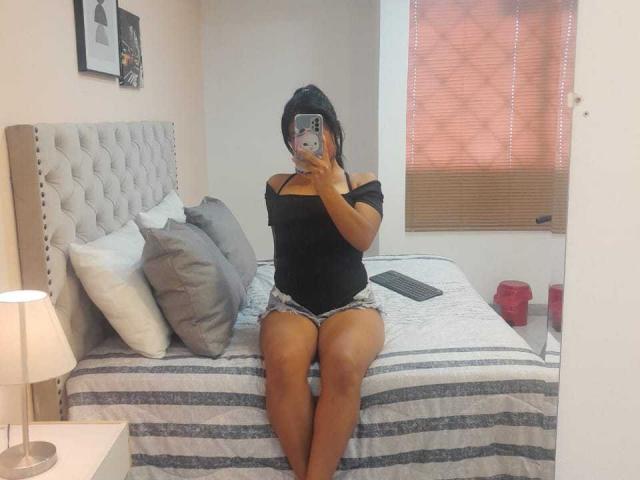 EmilyKingsley - Live sex cam - 23152741