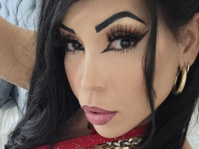 SquirtLatinQueen - Live sex cam - 23159341