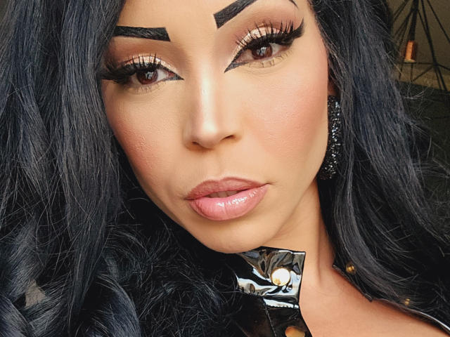 SquirtLatinQueen - Live Sex Cam - 23159401