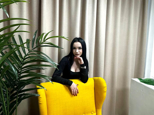 AdelinaMoor - Live sex cam - 23162569