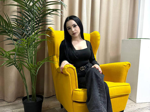 AdelinaMoor - Live sex cam - 23162593