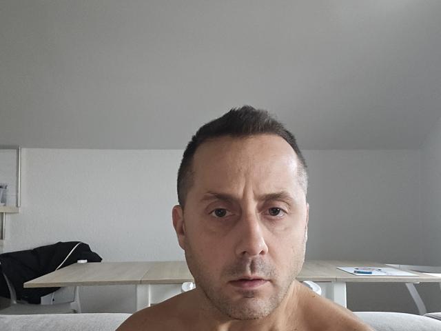 FrankyLeMagnifique - Sexe cam en vivo - 23170565