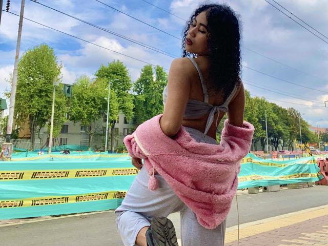 SophieSonyas - Live sex cam - 23175333