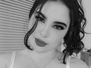 ShainaBetancur - Live sex cam - 23179429