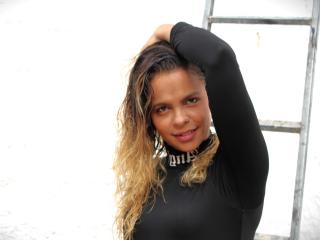 AnnaMoorex - Live Sex Cam - 23184337