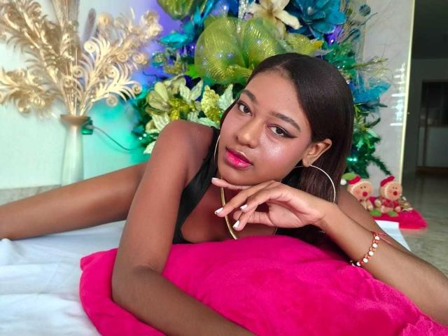 EmiliaCan - Live Sex Cam - 23185293