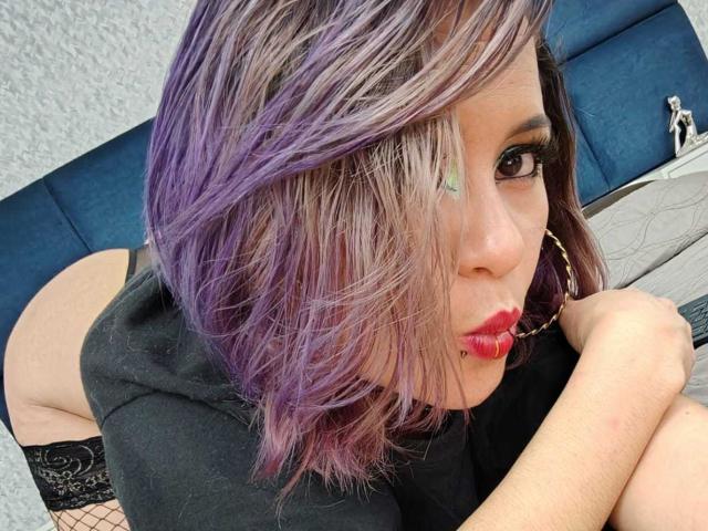 CassieJones - Live Sex Cam - 23186069