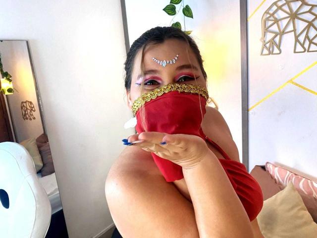 SalmaAzaman - Live sex cam - 23188477