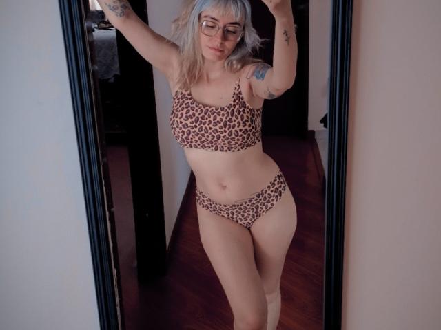 SaraleePoison - Live sex cam - 23198913