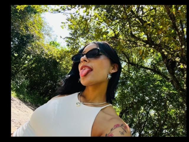 SalomeMille - Live porn &amp; sex cam - 23202421