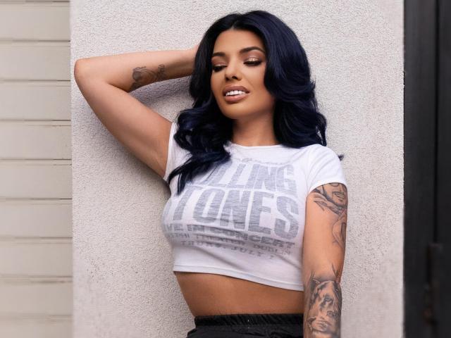 SerenaMoon - Live Sex Cam - 23207573