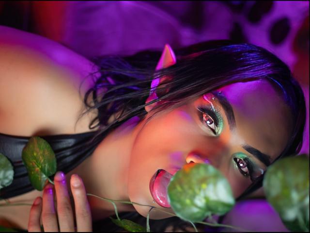 KittyQueeny - Live sex cam - 23209117