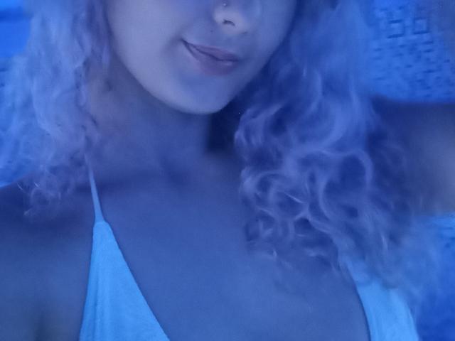 FloraSaenz - Live sexe cam - 23223013