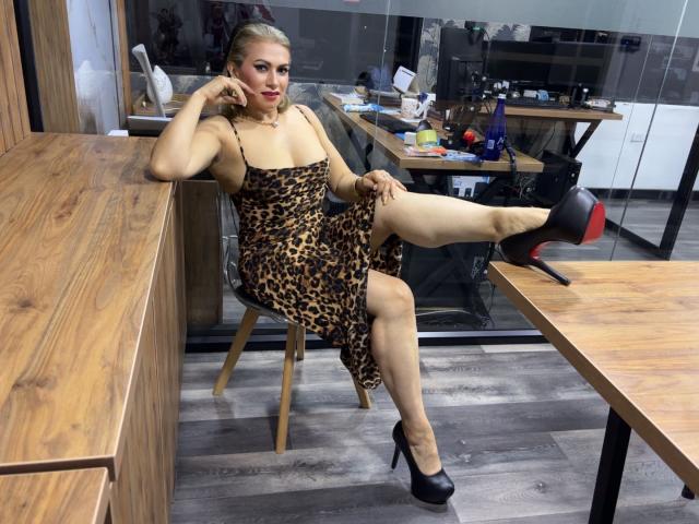 MisseScarleth - Live porn &amp; sex cam - 23224189