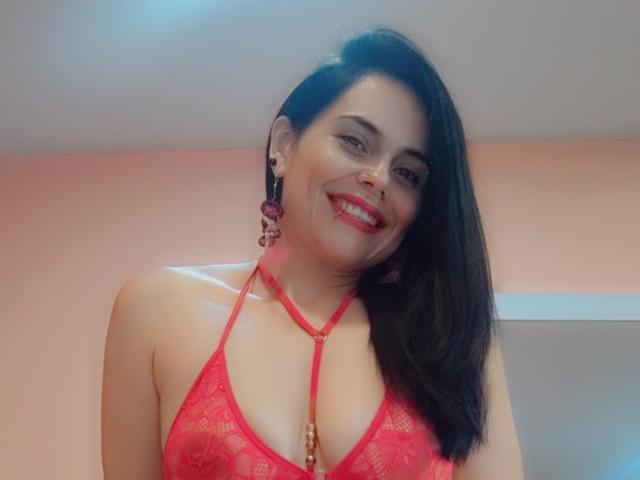 CharlotteCrofort - Live Sex Cam - 23229101