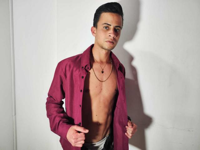 AlfonsoNauthy - Live sex cam - 23235561