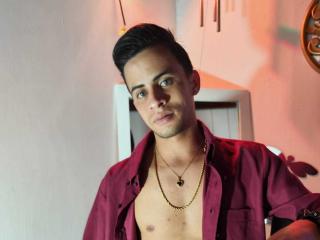 AlfonsoNauthy - Live sex cam - 23235573