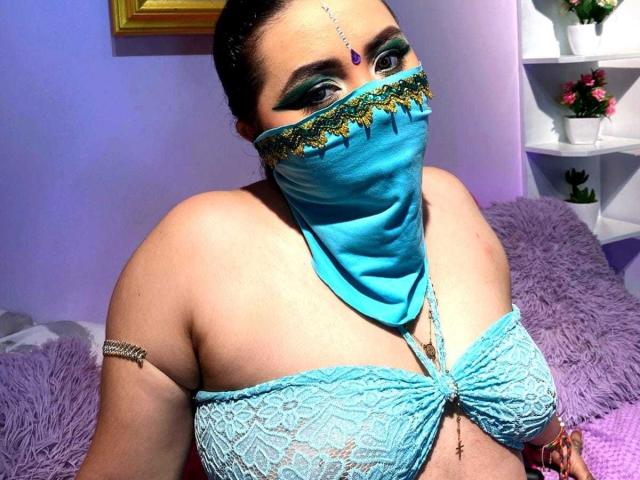 AishaGhulam - Live Sex Cam - 23244325