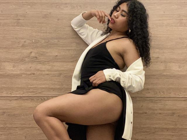 SophieSonyas - Live porn &amp; sex cam - 23255017