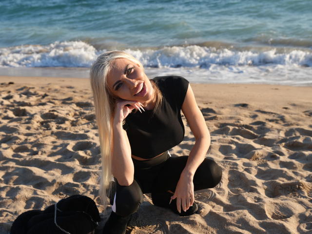 BellaTwine - Live sex cam - 23262725