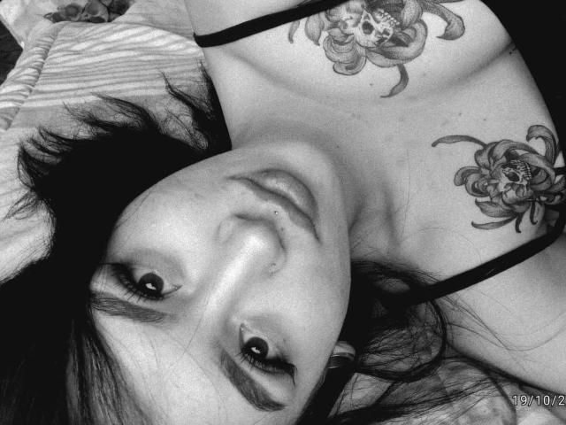 ZoeHuntt - Live Sex Cam - 23273049