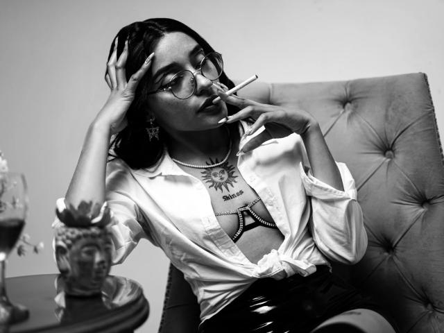 SalomeMille - Live porn &amp; sex cam - 23273333