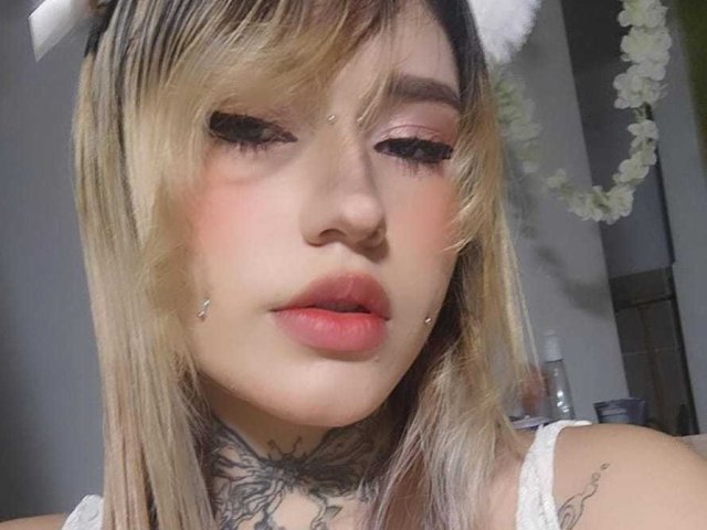 CharlotteAndLiam - Live sex cam - 23279301