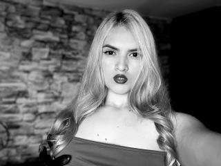 FiorellaStrong - Live sex cam - 23284829